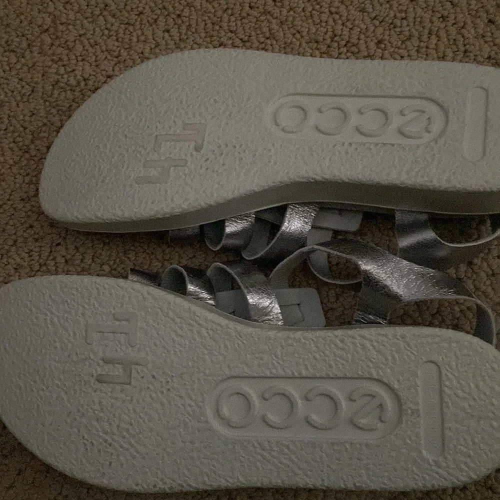 Ecco leather metallic silver sandal - Picture 2 of 3